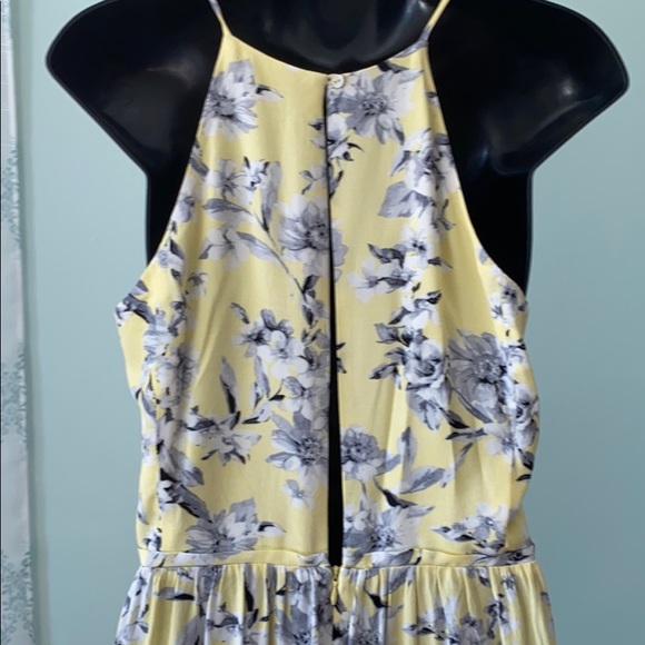 Forever 21 yellow floral romper Size XS - Picture 3 of 12